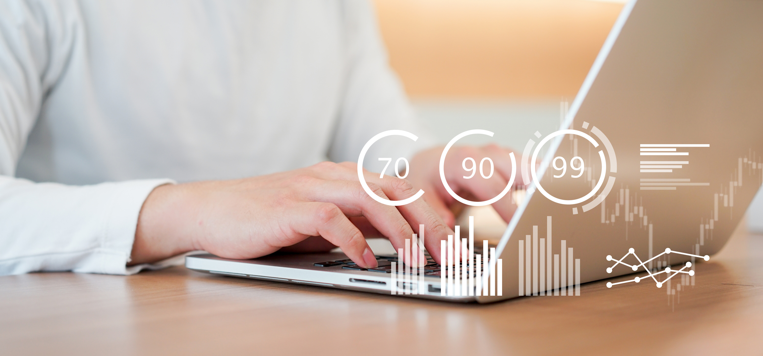 Warehouse forecasting med planleggings- og gjennomgangsstatistikk på en dataskjerm